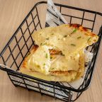 Garlic Cheese Naan